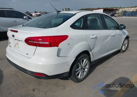 2018 Ford Focus Se z USA, uszkodzony, nr VIN 1FADP3F26JL250257